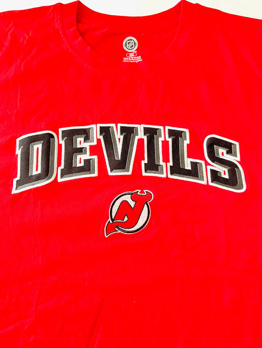 New Jersey Devils NHL Adult Large NOS Embroidered Red T-Shirt