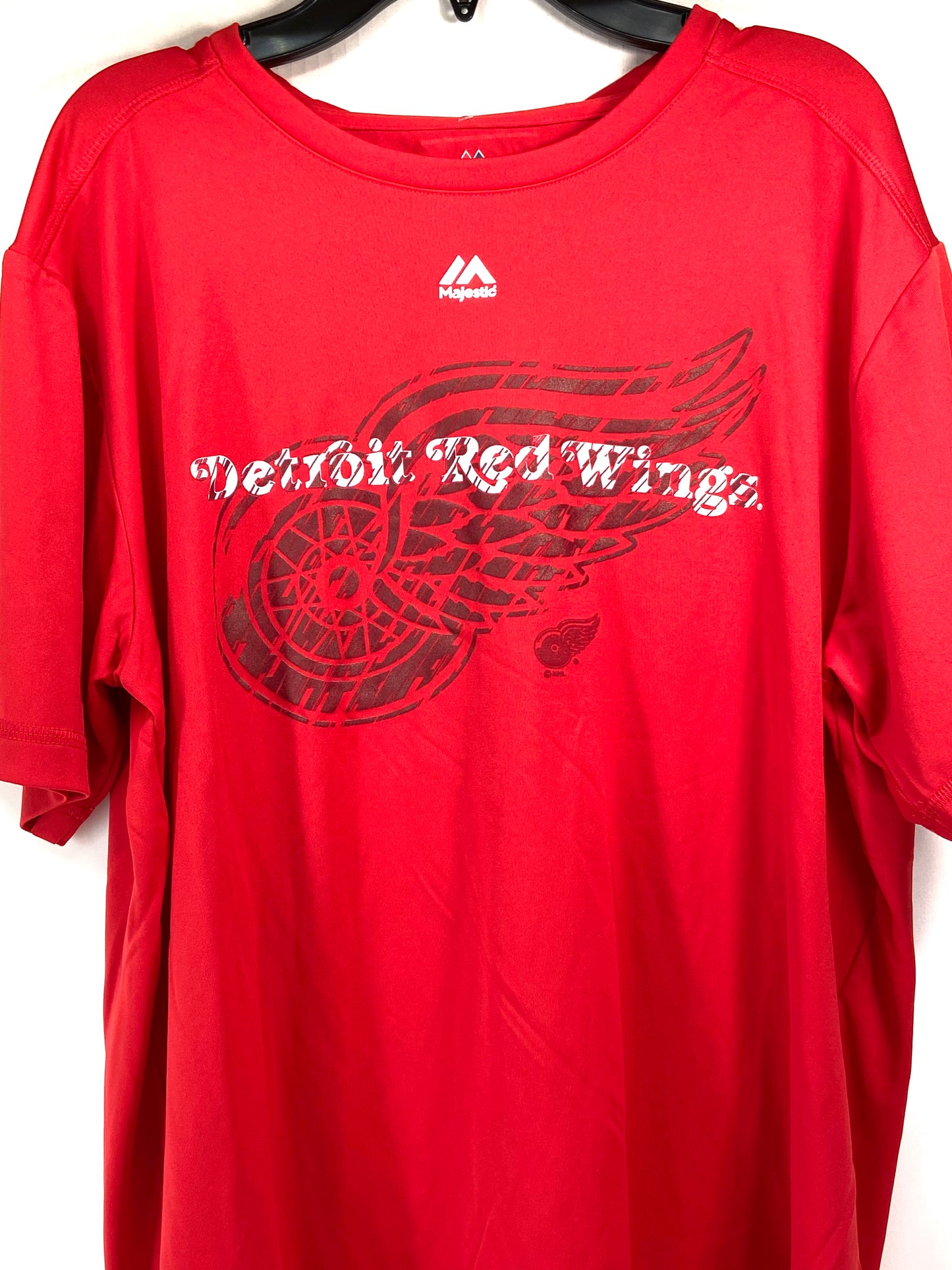 Detroit Red Wings 2016 NHL Red Cool Base Adult Medium NOS T-Shirt